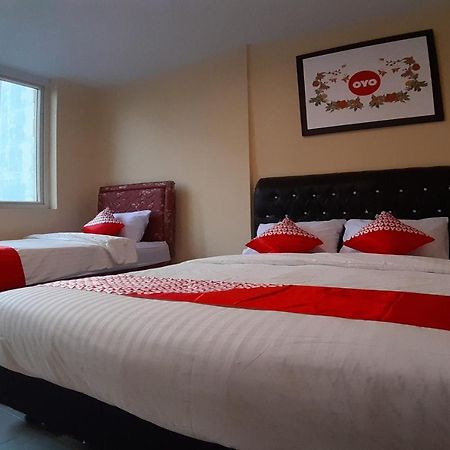 Oyo 1053 Angelyn Home Stay Medan Exteriér fotografie