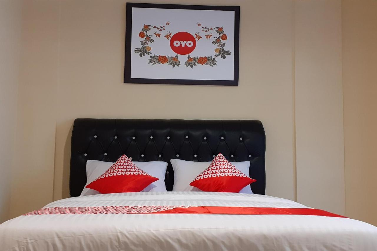 Oyo 1053 Angelyn Home Stay Medan Exteriér fotografie