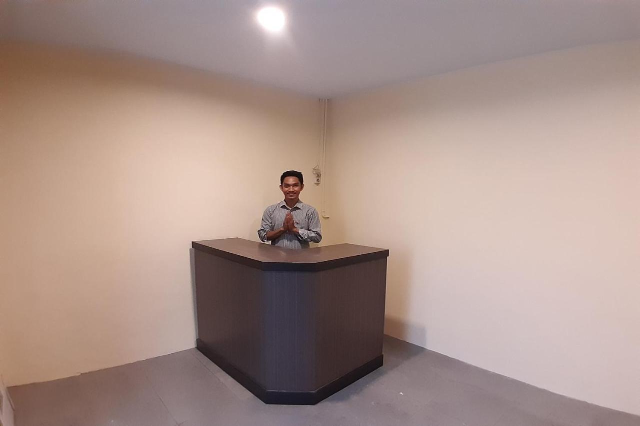 Oyo 1053 Angelyn Home Stay Medan Exteriér fotografie