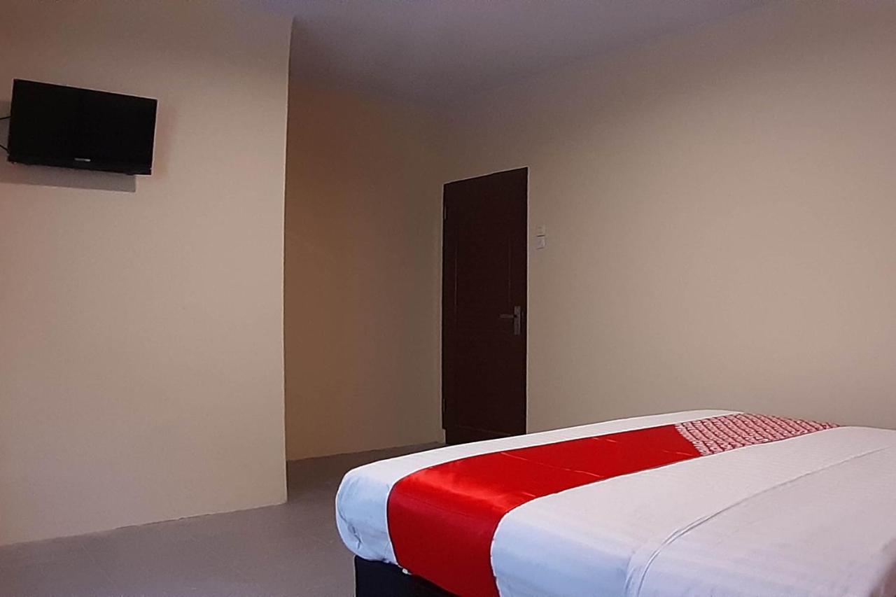 Oyo 1053 Angelyn Home Stay Medan Exteriér fotografie