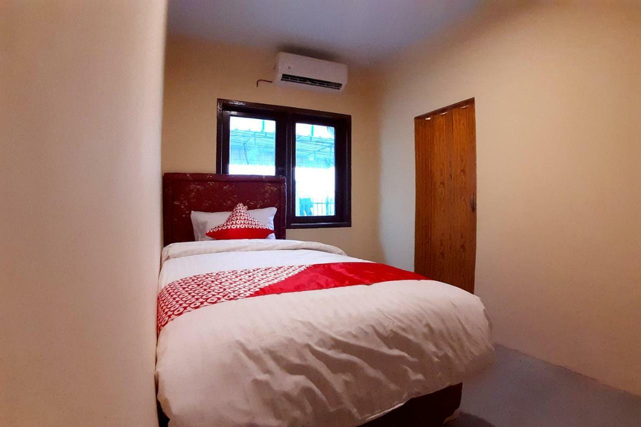 Oyo 1053 Angelyn Home Stay Medan Exteriér fotografie