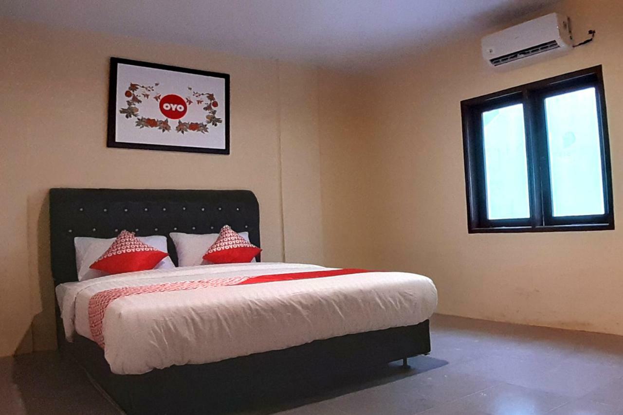 Oyo 1053 Angelyn Home Stay Medan Exteriér fotografie