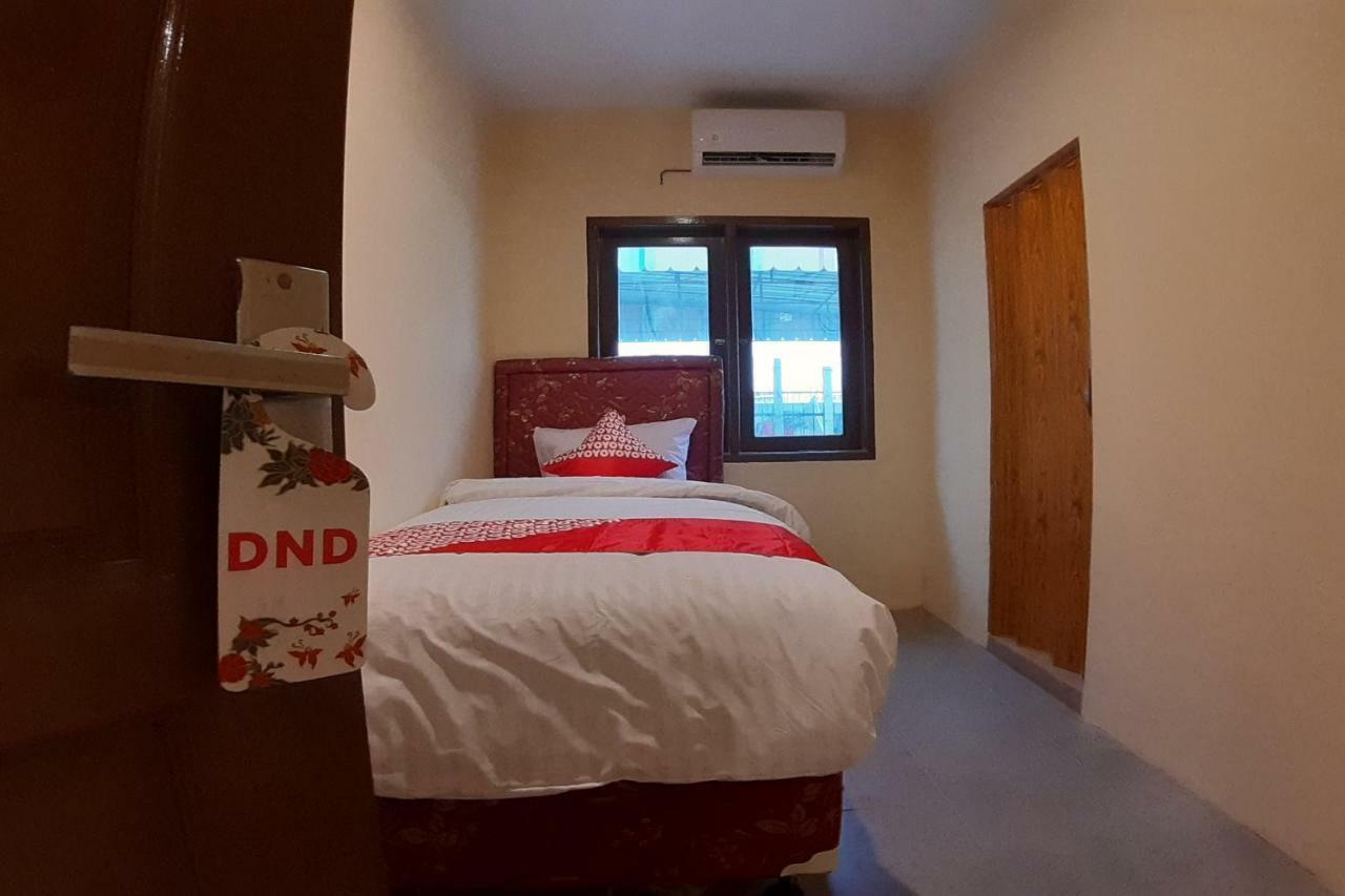 Oyo 1053 Angelyn Home Stay Medan Exteriér fotografie